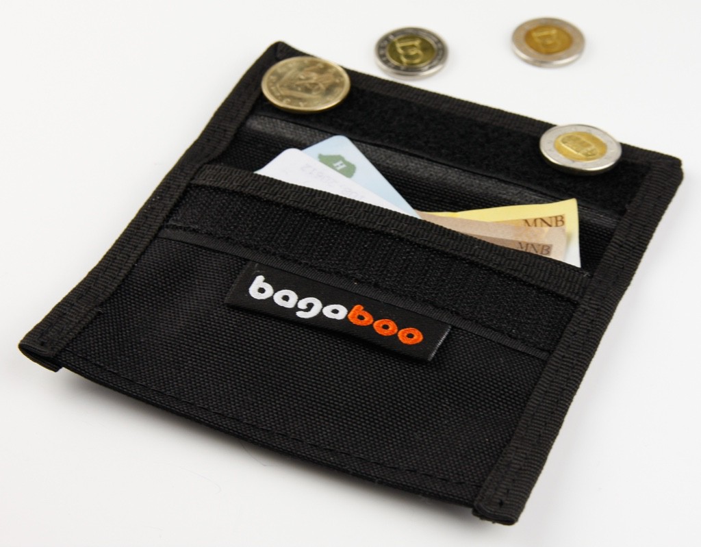 bagaboo money pouch slots for cards, cash and coins
